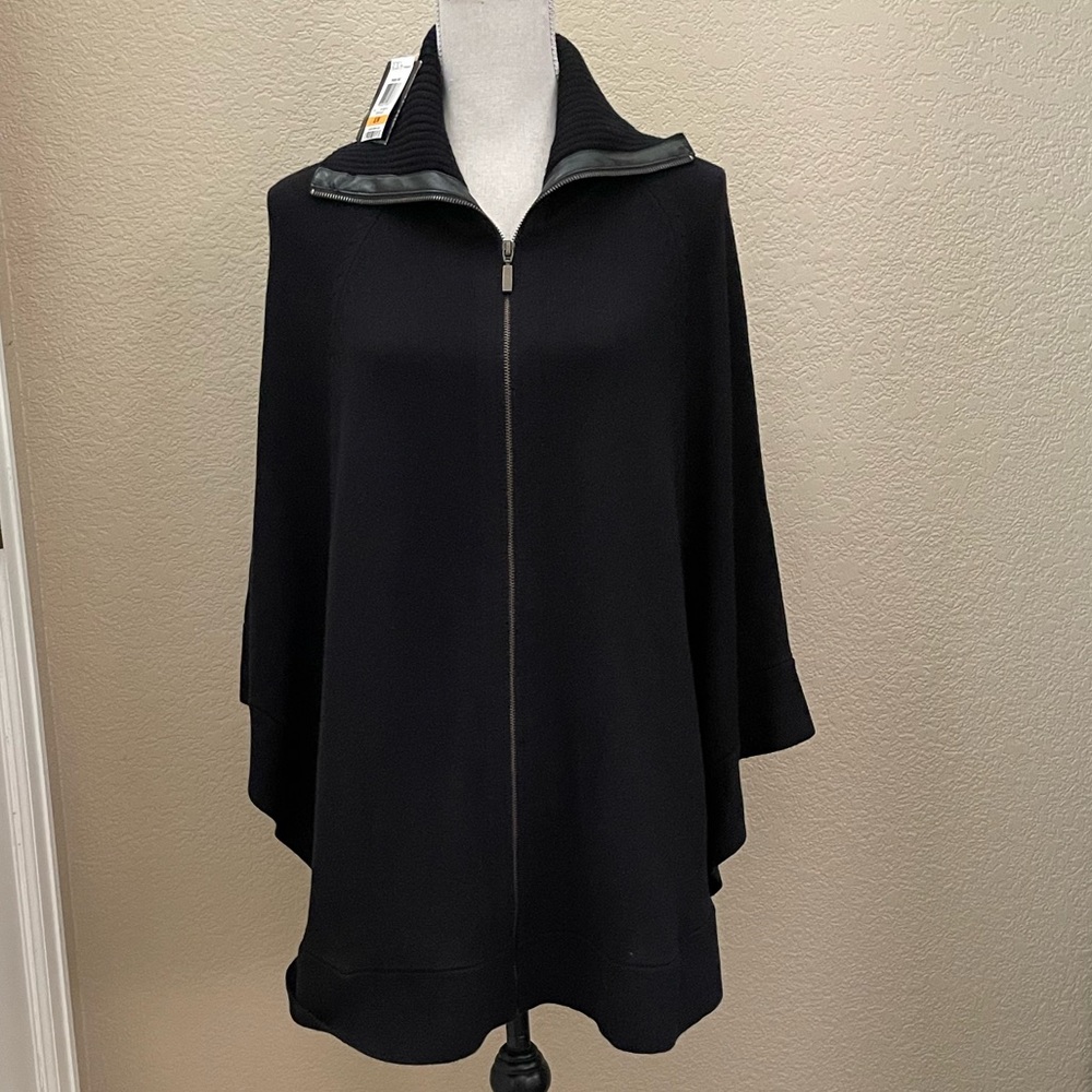 Ladies Alphani NWT black knit zip cape. Size S/M